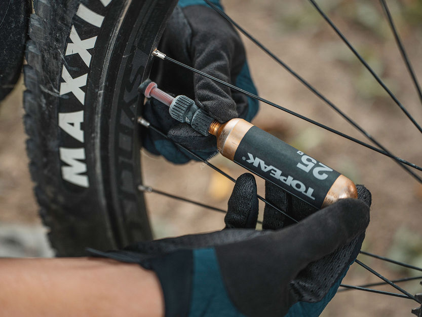 Pompka Topeak  Airbooster Nano Co2 16-25g